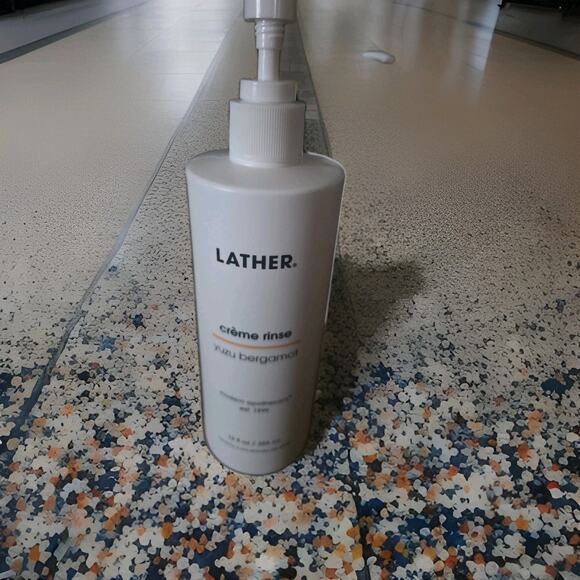 New Lather Modern Apothecary Shower Set - 3 Items - Picture 2 of 3